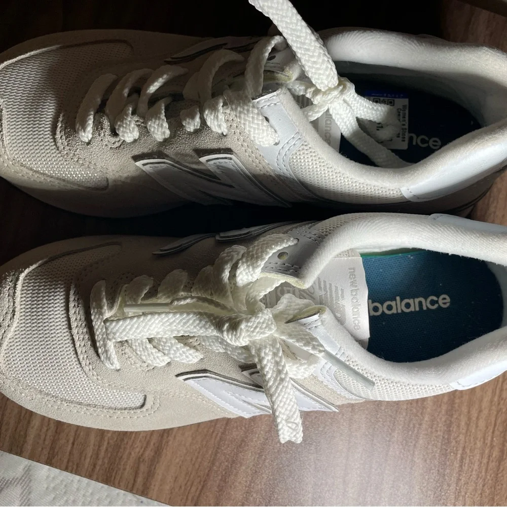 New Balance Beige and Gray Sneakers 8 - Picture 3 of 7